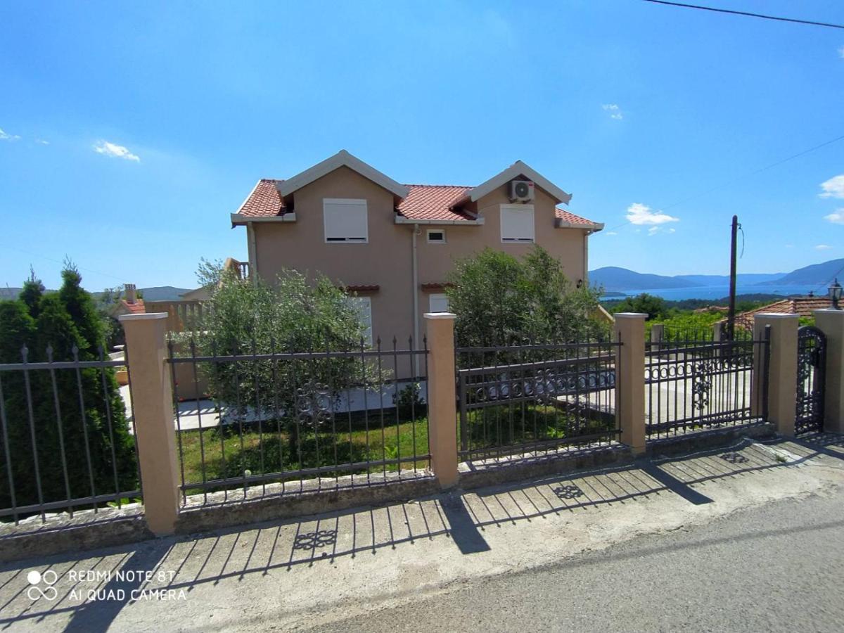 Apartmani Popovic V&A Tivat Exterior photo